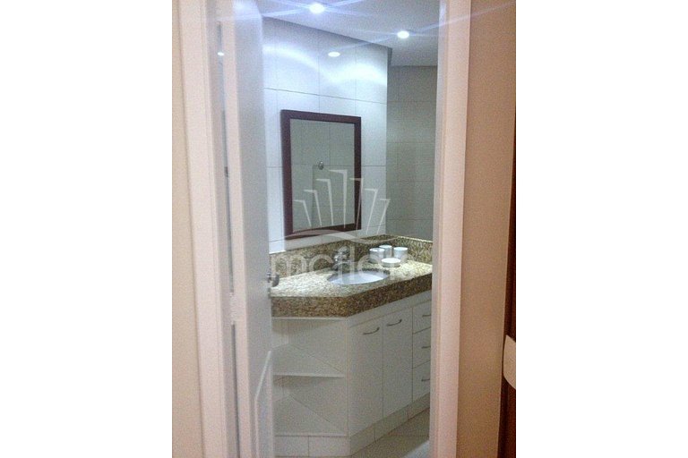 MC FLATS THE CLARIDGE - 1102