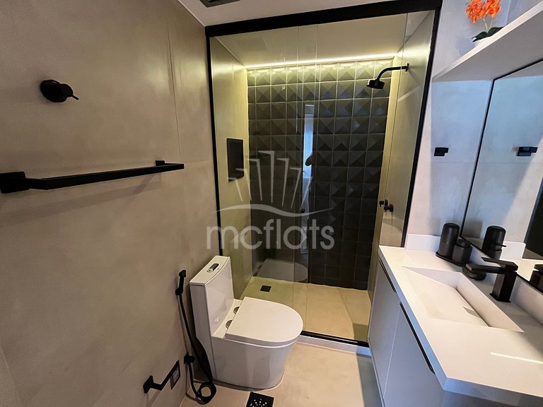 MC FLATS THE CLARIDGE - 1003