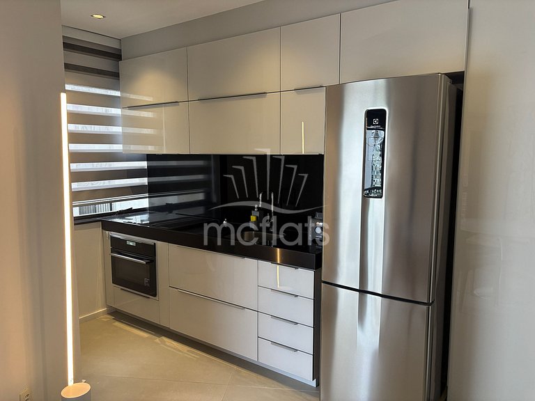 MC FLATS THE CLARIDGE 706