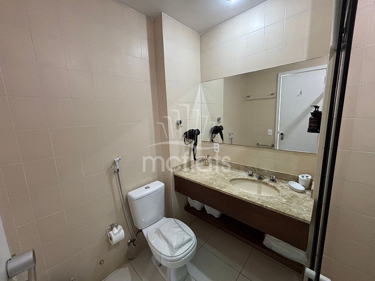 MC FLATS THE CLARIDGE 1204